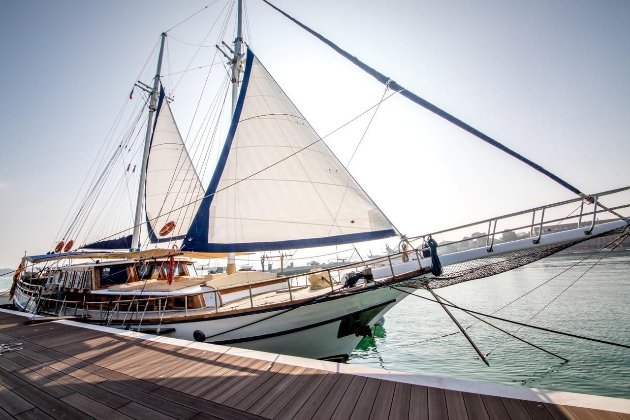 Boat San Marco Botel *